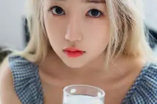 “假洋牌”优思益翻车事件：网红集体致歉背后的品牌包装术与流量陷阱