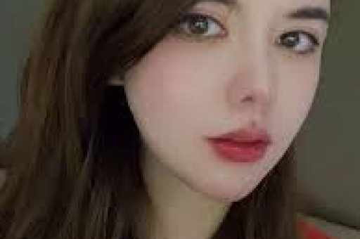 巴黎夜店唱歌偶遇王思聪身边四位女网红环绕不见正牌女友懒懒